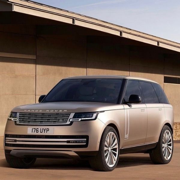 Land Rover, une soirée au Pavillon Vendôme pour le lancement français du Range Rover